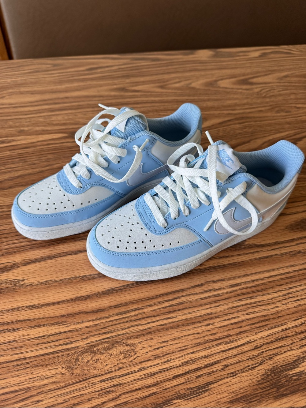 Nike Court Vision Women’s Sneakers White/Light Blue Size 7.5 NEW